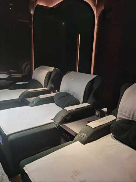 上个月去了深圳足浴会所店,这家的服务真心让人喜欢