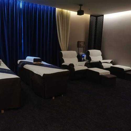 去了上海按摩会所店,这家店的风格,真让人眼前一亮