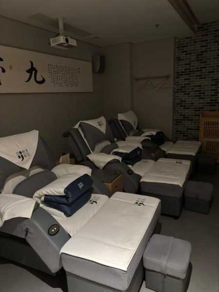 上个月去了佛山足浴会馆,平时的匆匆,不如休闲放松一刻
