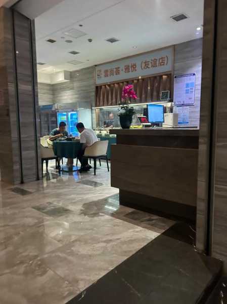 上个月去了青岛桑拿会所店,环境好服务热情