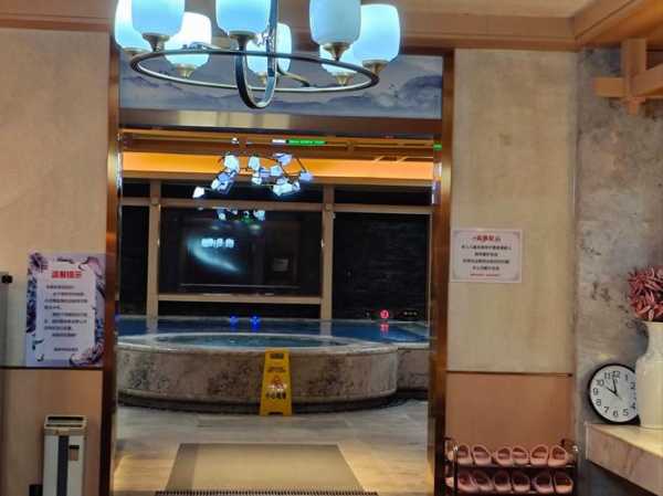 前天去长沙洗浴会所店，环境好服务热情