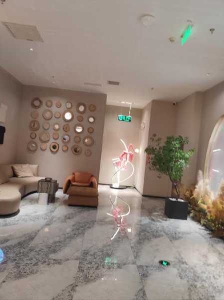 上个月去了深圳洗浴会所店,这家店的风格,真让人眼前一亮