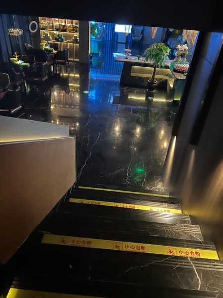 上个月去了重庆足疗会所店,环境好服务热情