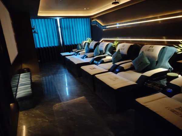 上个月去了重庆足疗会所店,环境好服务热情