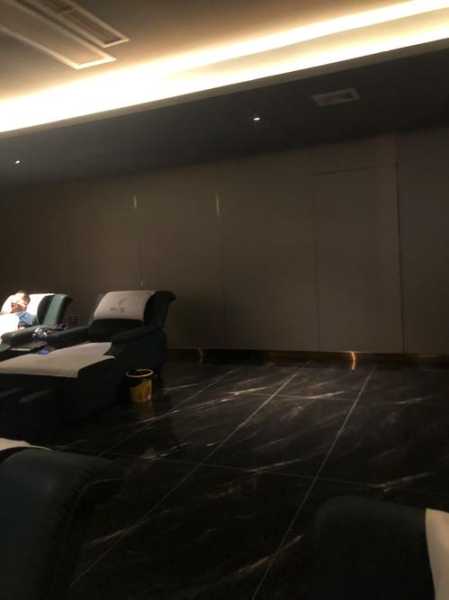 上个月去了深圳按摩会所,环境好服务热情