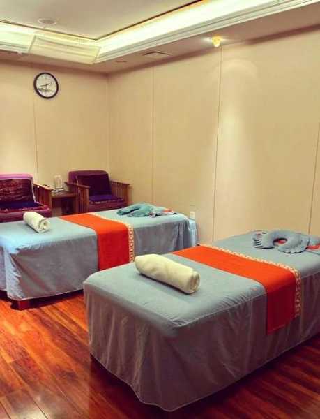 前天去青岛足浴会馆,推荐您看看专业spa
