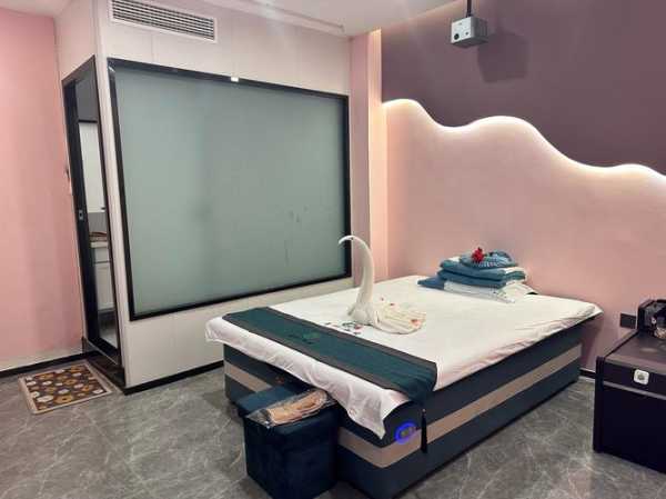 上个月去了苏州洗浴会所店,这家店的风格,真让人眼前一亮