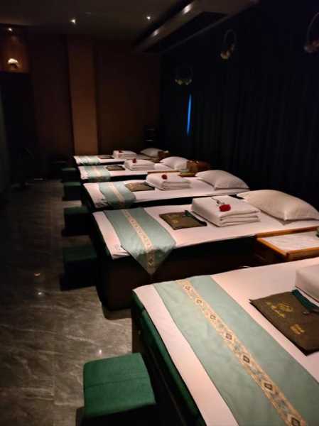 前天去昆明足疗会馆,推荐您进来看看,一定让您满意的