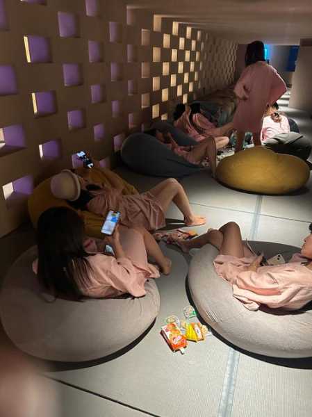上个月去了成都解压会所店,来体验过的朋友都说好