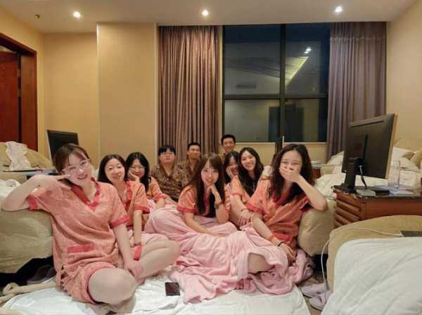 去了昆明桑拿会所店，无声无息里，把时光凝固。