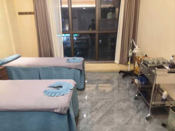 前天去武汉按摩会所店,这家店的风格,真让人眼前一亮