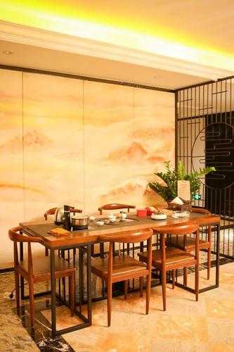 上个月去了重庆男士spa会所店,这家店的风格,真让人眼前一亮