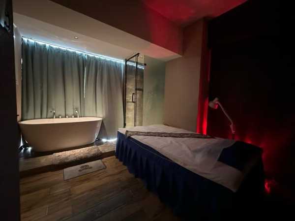 去了昆明油压会所店，推荐您看看专业spa