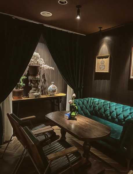 上个月去了保定解压会所店,这家店的风格,真让人眼前一亮