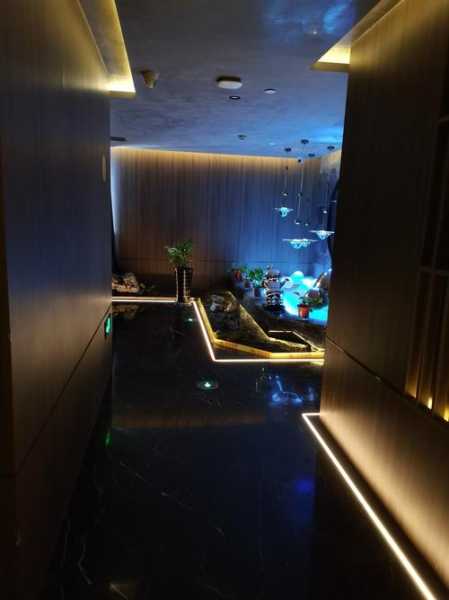 前天去成都解压会所店,这家服务您来了就不想走