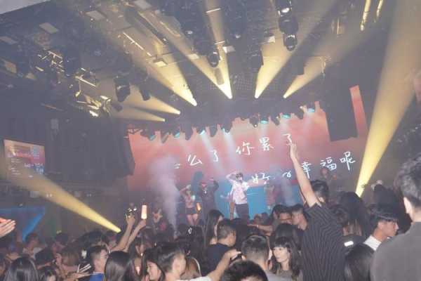 去了广州解压会所店,经常和朋友一起去