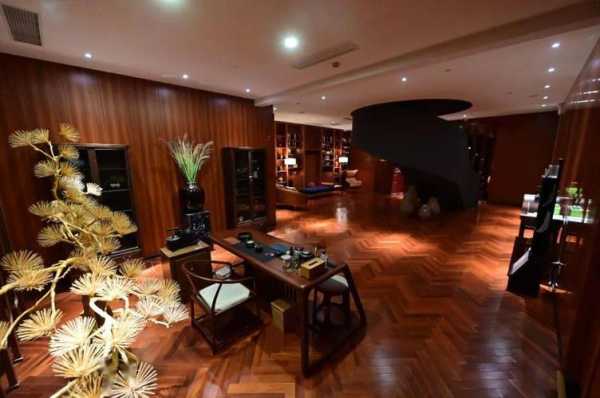 上个月去了南京男士spa会所店,这家店的风格,真让人眼前一亮