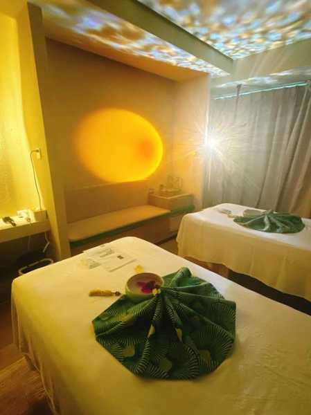 前天去成都洗浴会所店,推荐您看看专业spa