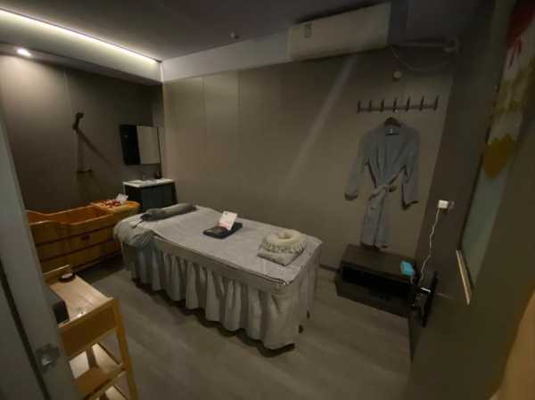 前天去济南休闲会所店,推荐您看看专业spa